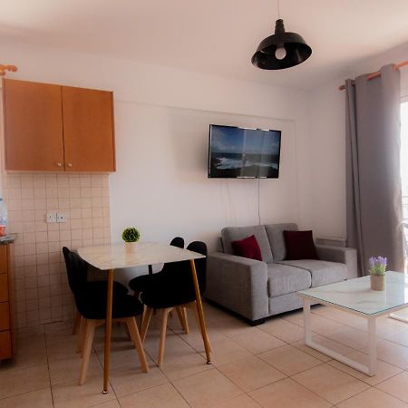 Amelia Two Bedroom Apartment - 202 Paphos Buitenkant foto