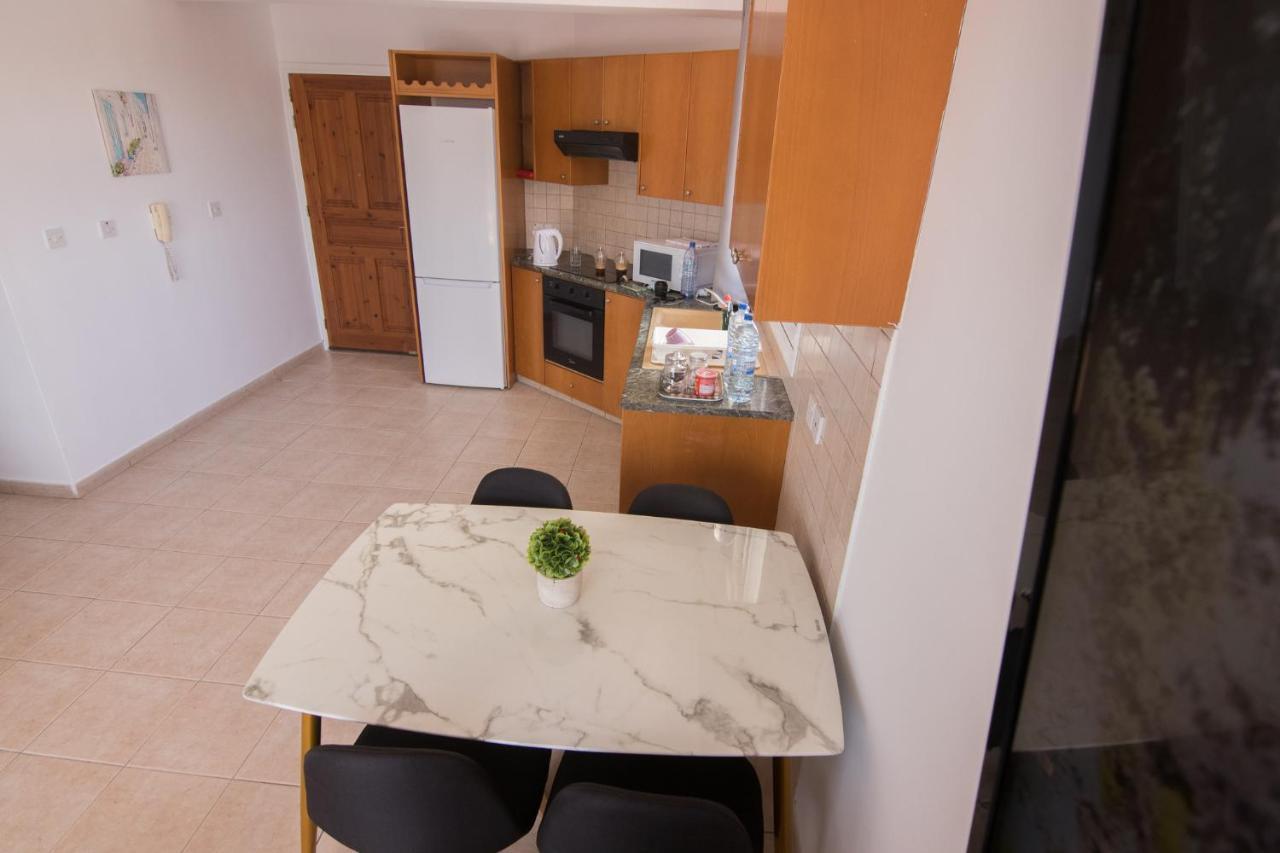 Amelia Two Bedroom Apartment - 202 Paphos Buitenkant foto